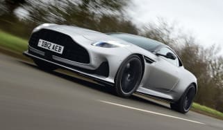 Aston Martin DB12 - front tracking
