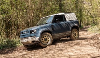 Defender Hard Top - downhill off road