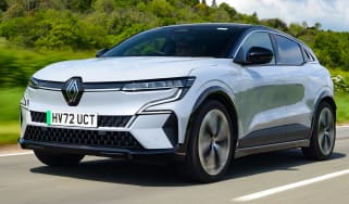 Renault Megane E-Tech - front tracking